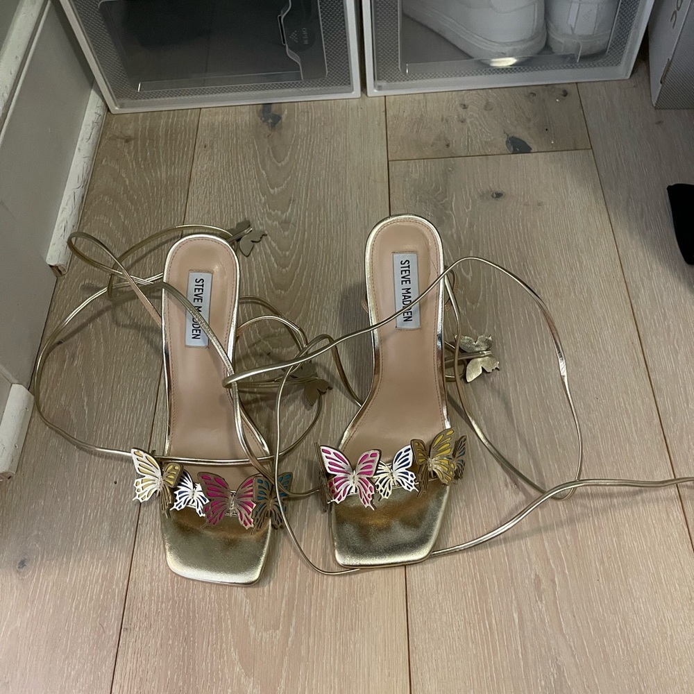 Steve Madden butterfly gold sandal heel
